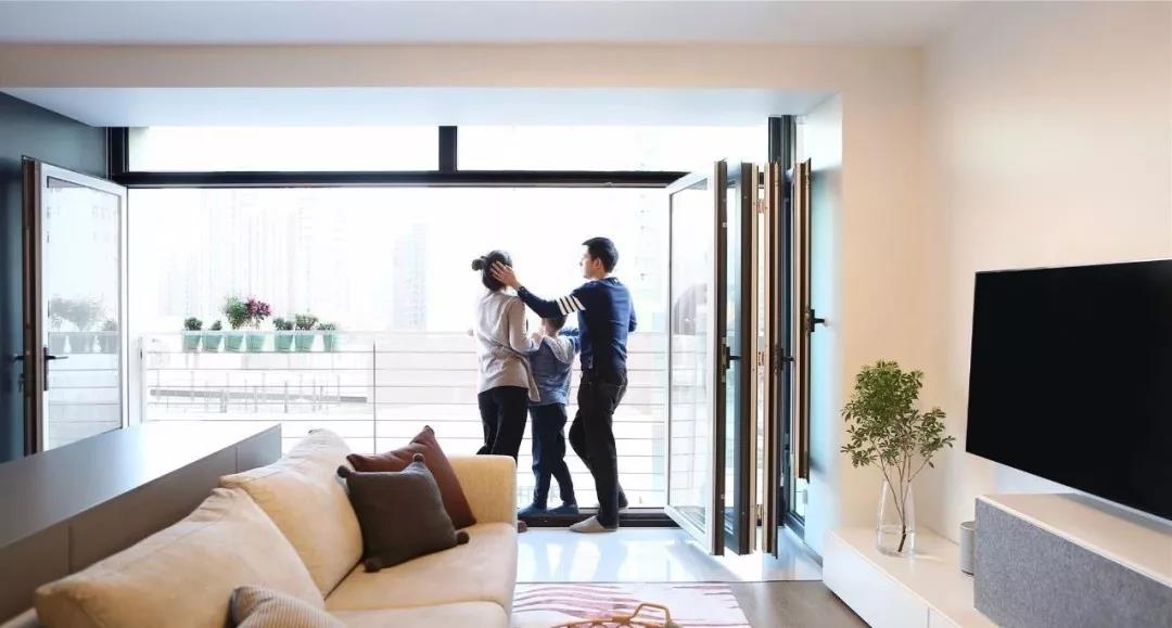 客廳變身「觀景臺」，他家90㎡學(xué)區(qū)房能坐看云卷云舒～