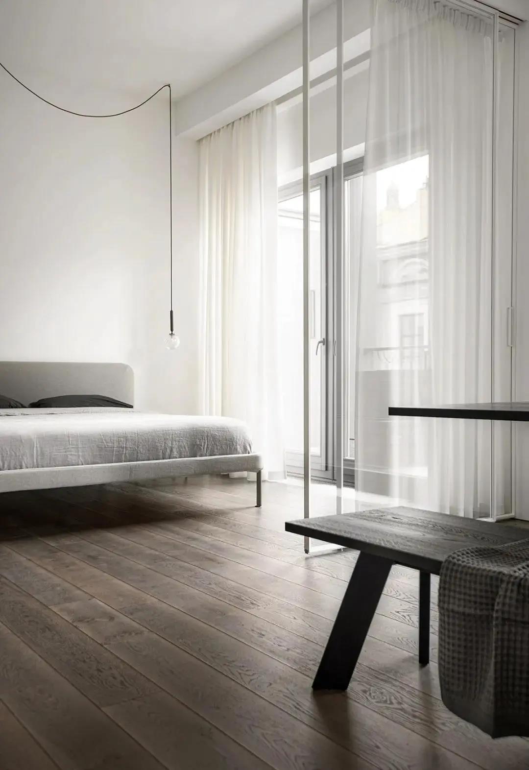 140㎡3居改2居，客廳去電視沙發，這屆年輕人真會玩！