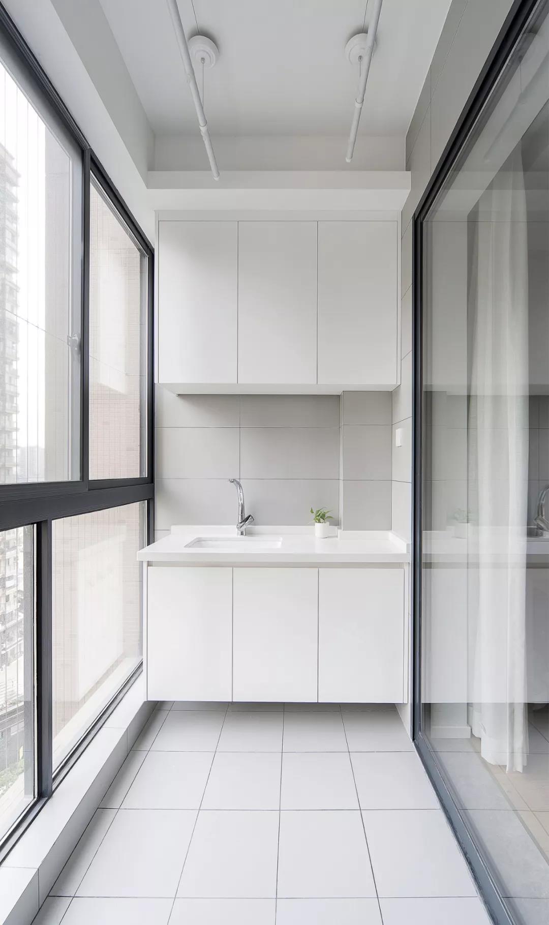 女朋友吵著要在客廳裝書房，起初我不同意，入住后好用哭了