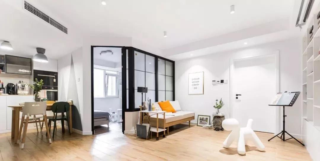 陽臺封進廚房，客廳多出一居，鄰居進門都傻眼了！