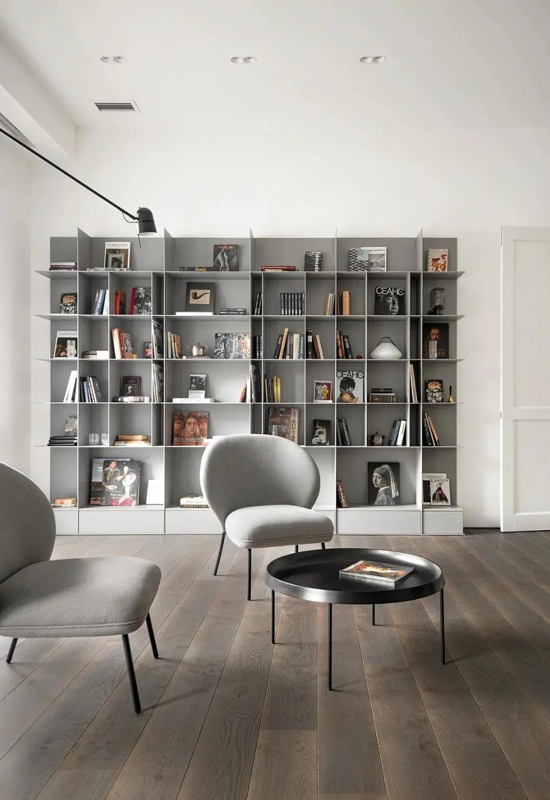 140㎡3居改2居，客廳去電視沙發，這屆年輕人真會玩！