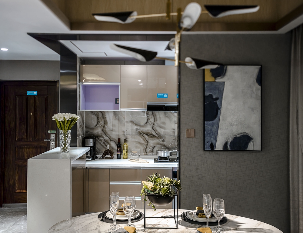 客廳做出角落書房，通透UPUP，126㎡住出200㎡的感覺！