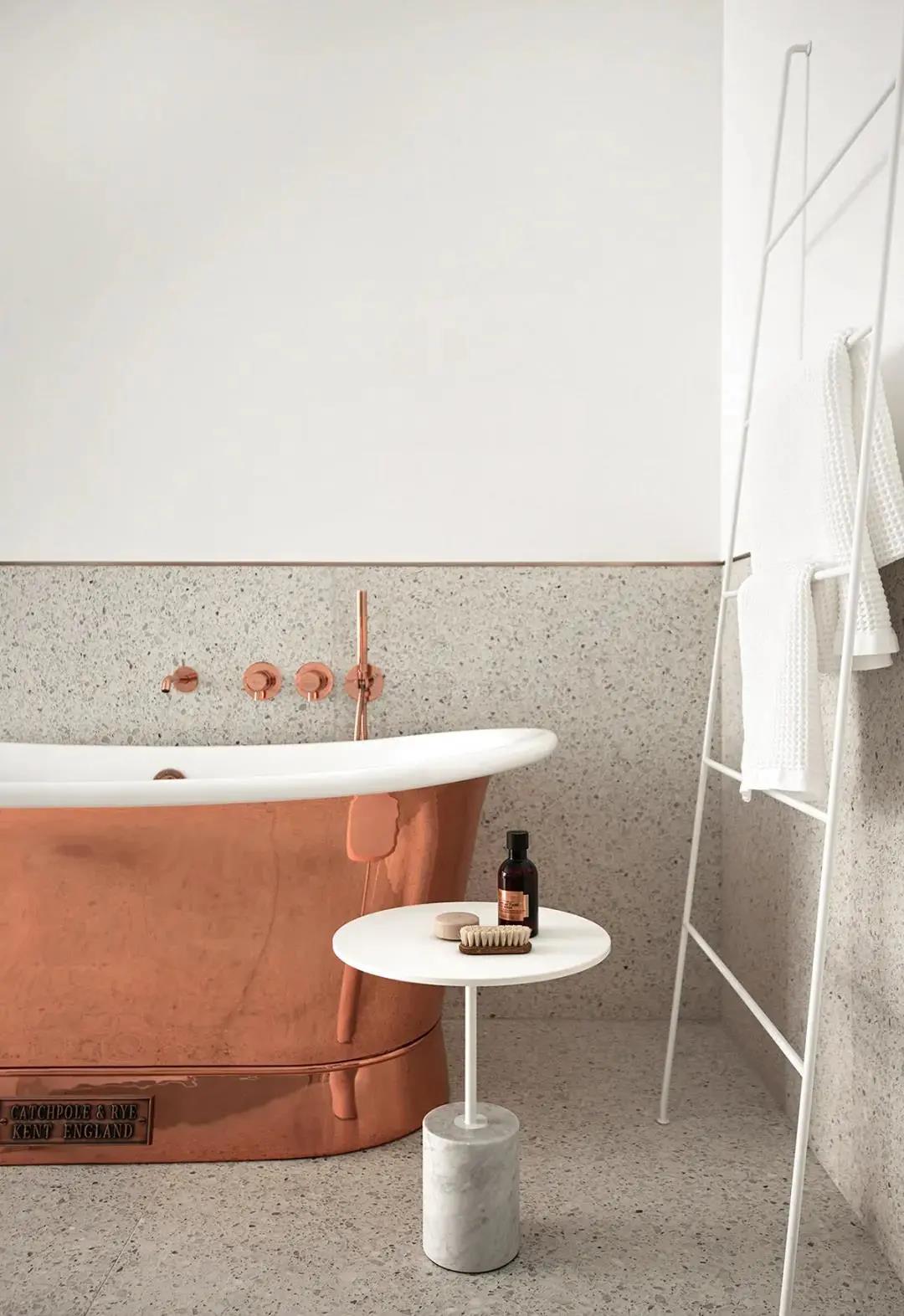 140㎡3居改2居，客廳去電視沙發，這屆年輕人真會玩！