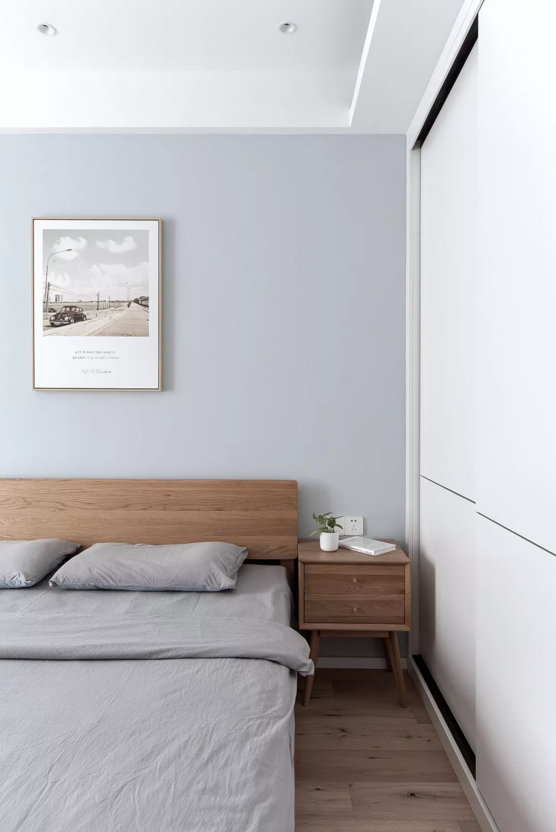 女朋友吵著要在客廳裝書房，起初我不同意，入住后好用哭了