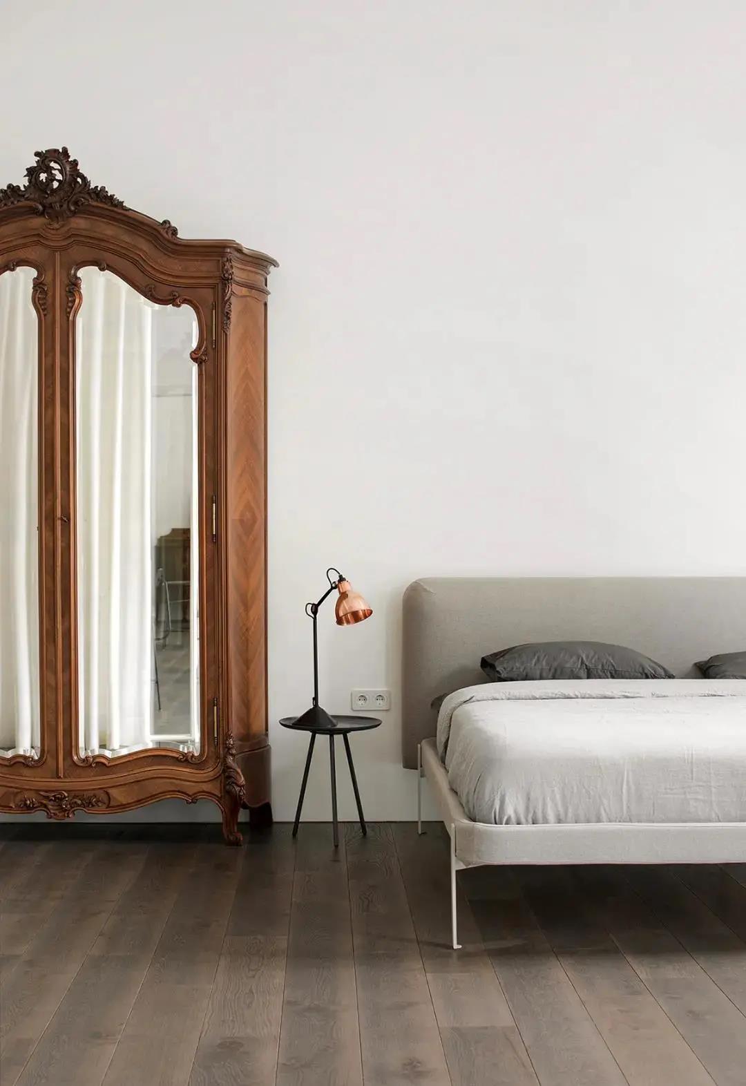 140㎡3居改2居，客廳去電視沙發，這屆年輕人真會玩！