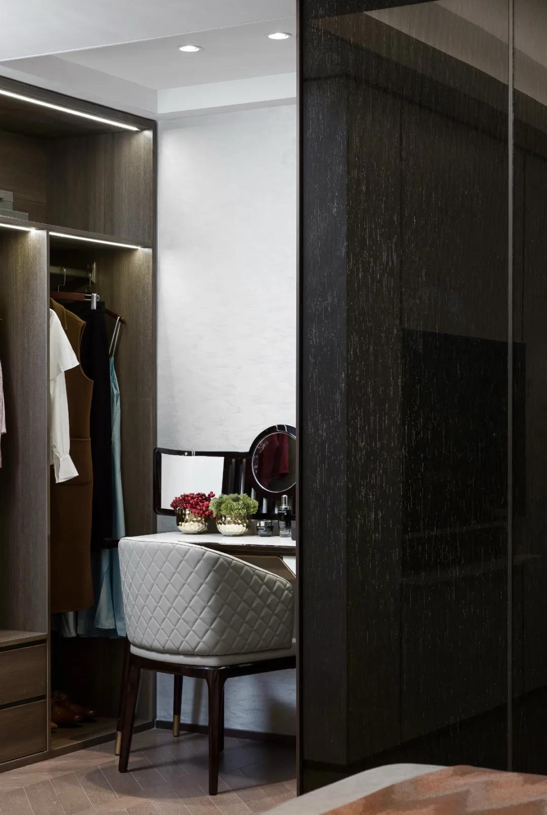 130㎡裝出「赫拉宮殿」般恢弘氣勢，美到骨子里