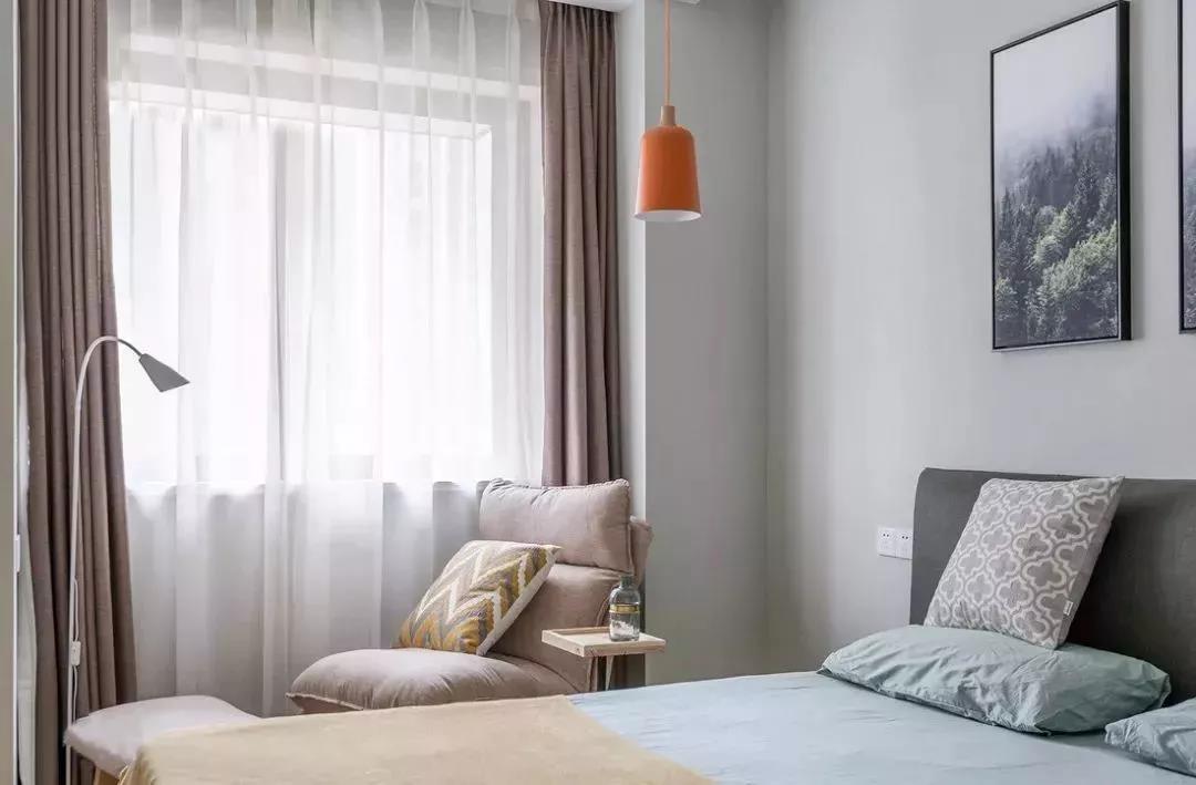 海歸夫妻98㎡精致宅，客廳變豪華影院，太爽了！