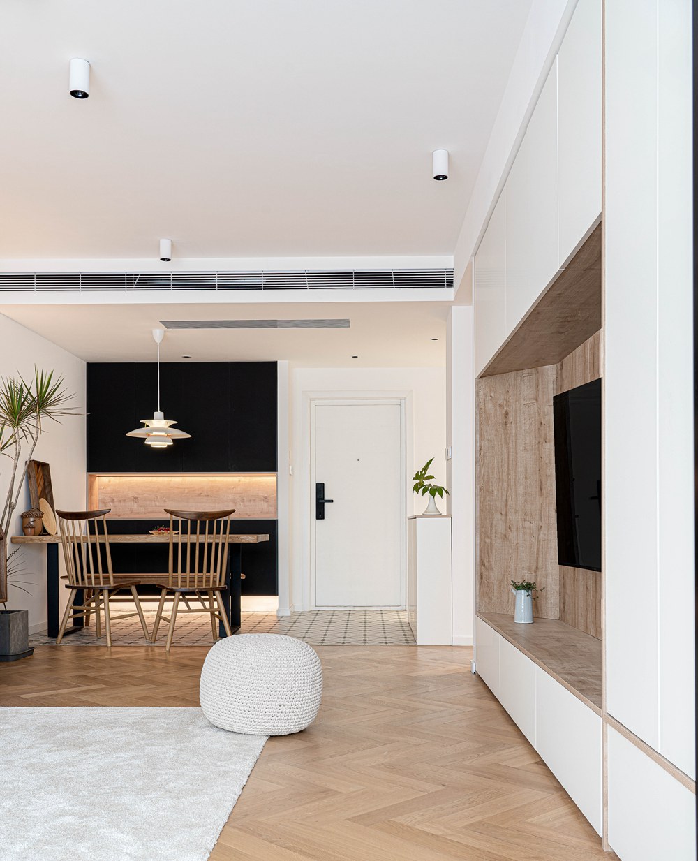 小夫妻80㎡兩居爆改，空間神規劃，一間房變成書房+衣帽間