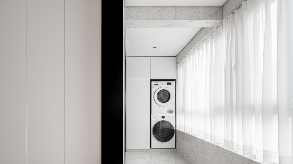 小夫妻80㎡兩居爆改，空間神規劃，一間房變成書房+衣帽間