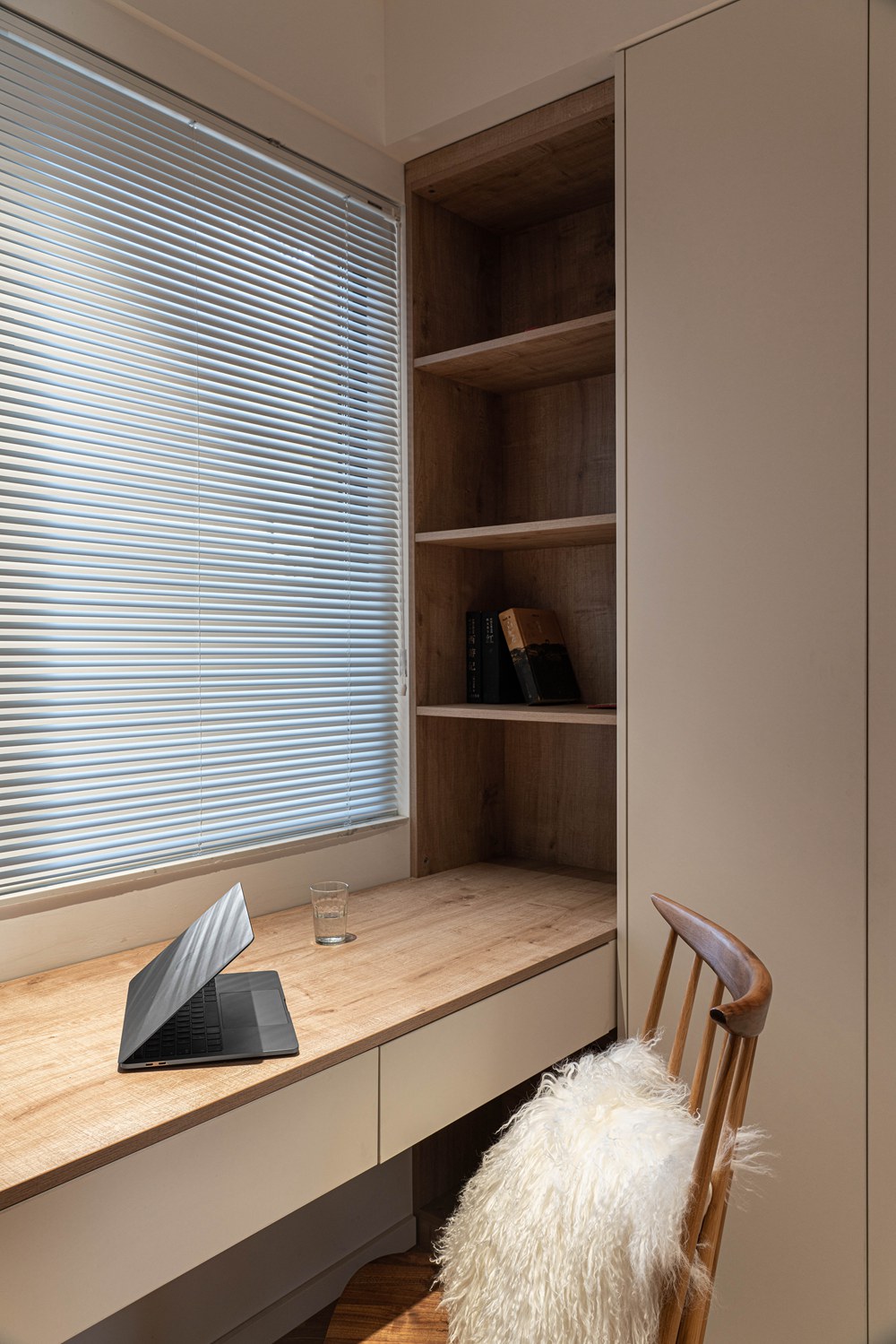 小夫妻80㎡兩居爆改，空間神規劃，一間房變成書房+衣帽間