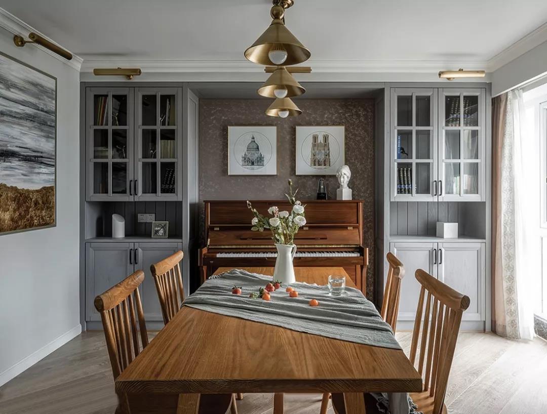 “奇葩戶型”完美變身優雅美式三居，原來鋼琴可以這樣放！