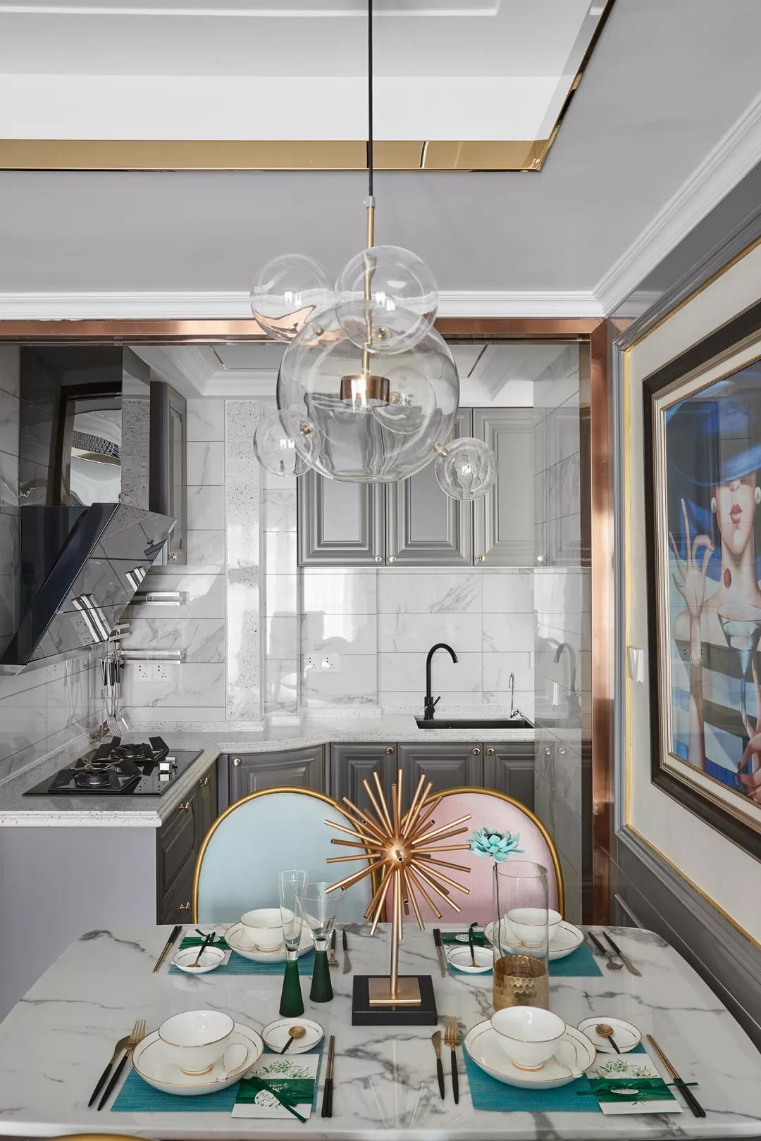 土味金大理石裝修，被她反手就改成Valentino般高貴奢華！