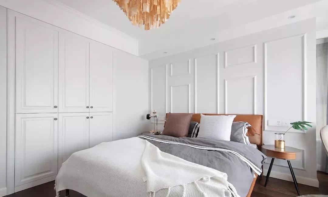 圓桌餐廳占空間？學(xué)她家這么設(shè)計(jì)，一家5口不擁擠！