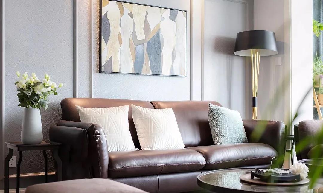 圓桌餐廳占空間？學(xué)她家這么設(shè)計(jì)，一家5口不擁擠！