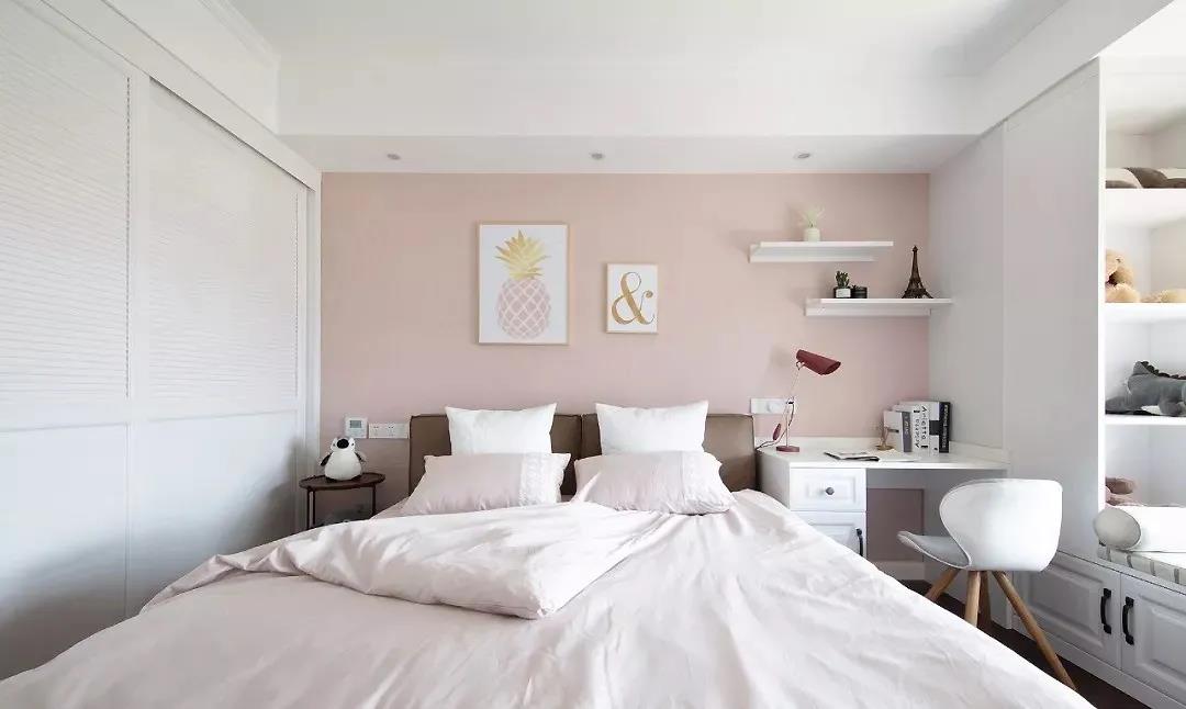 圓桌餐廳占空間？學(xué)她家這么設(shè)計(jì)，一家5口不擁擠！