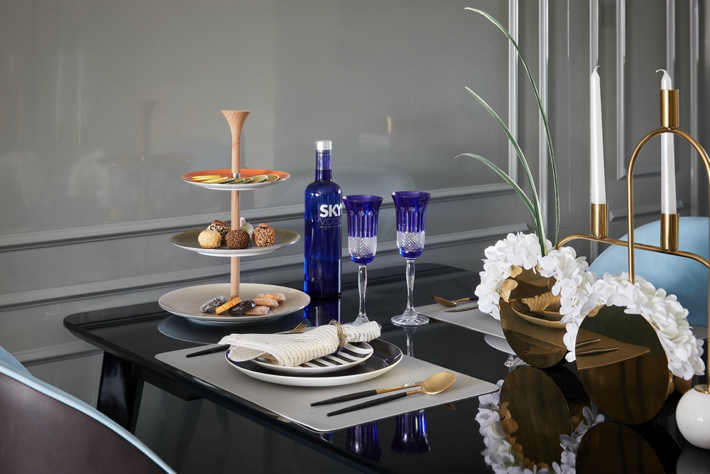 看完鄰居家輕奢風(fēng)背景墻，簡(jiǎn)直想把我家大白墻砸了