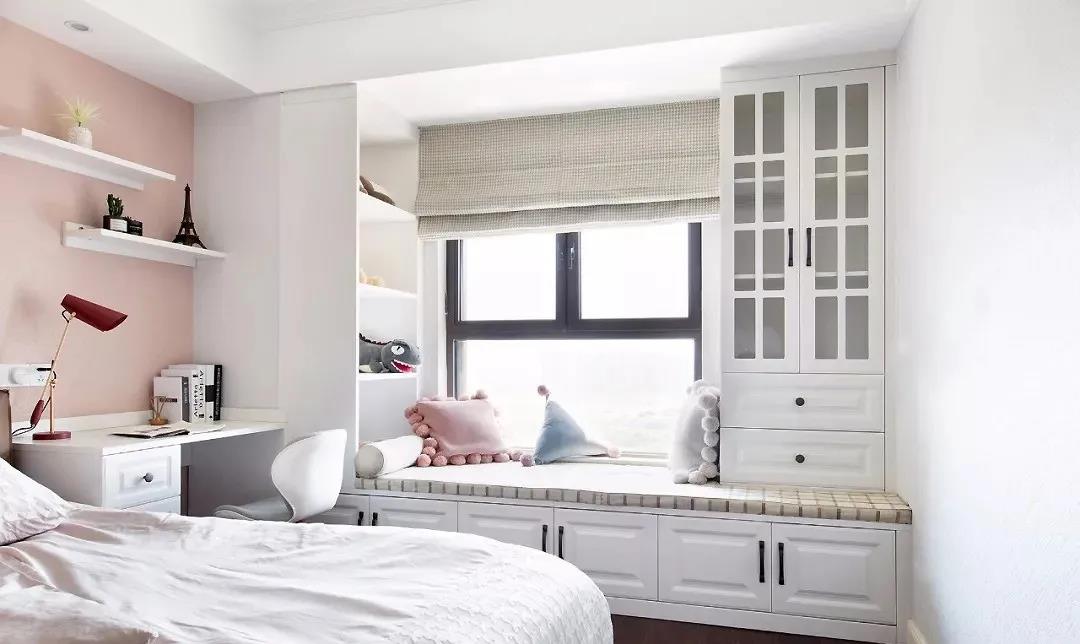 圓桌餐廳占空間？學(xué)她家這么設(shè)計(jì)，一家5口不擁擠！