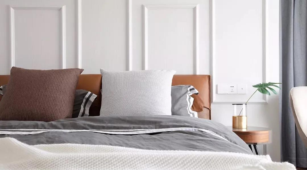 圓桌餐廳占空間？學(xué)她家這么設(shè)計(jì)，一家5口不擁擠！