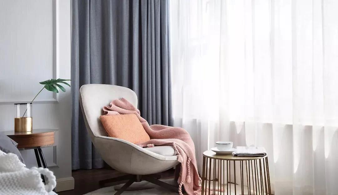 圓桌餐廳占空間？學(xué)她家這么設(shè)計(jì)，一家5口不擁擠！