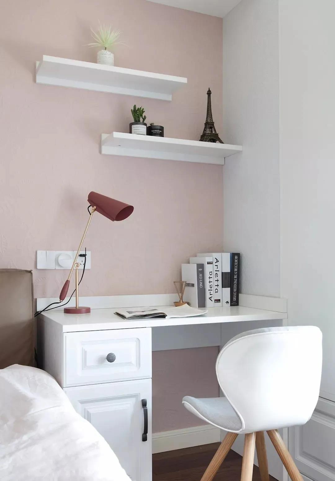 圓桌餐廳占空間？學(xué)她家這么設(shè)計(jì)，一家5口不擁擠！