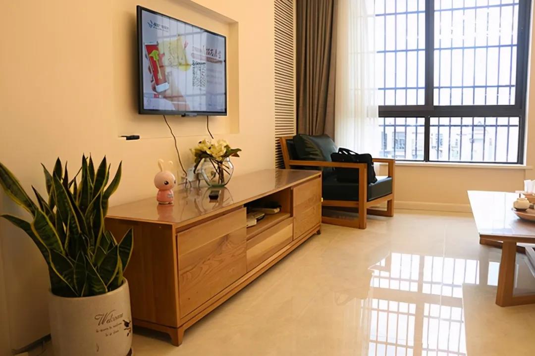 南昌夫妻極簡(jiǎn)主義，90㎡北歐風(fēng)兩居，特制吧臺(tái)太有品位了！