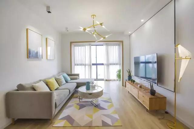 105㎡三人幸福港灣，方格餐邊柜+景觀式閱讀角，讀書觀景兩不誤