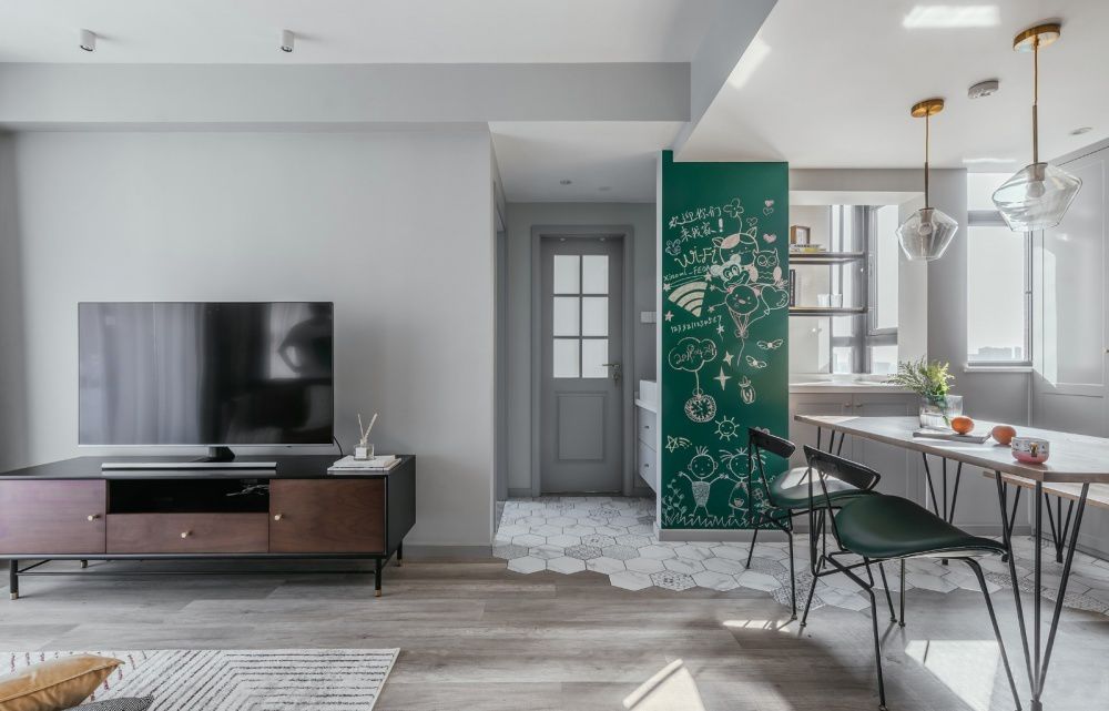 廚房“鑿壁借光”，臥室巧用空間，看廊坊夫妻玩轉89㎡小屋