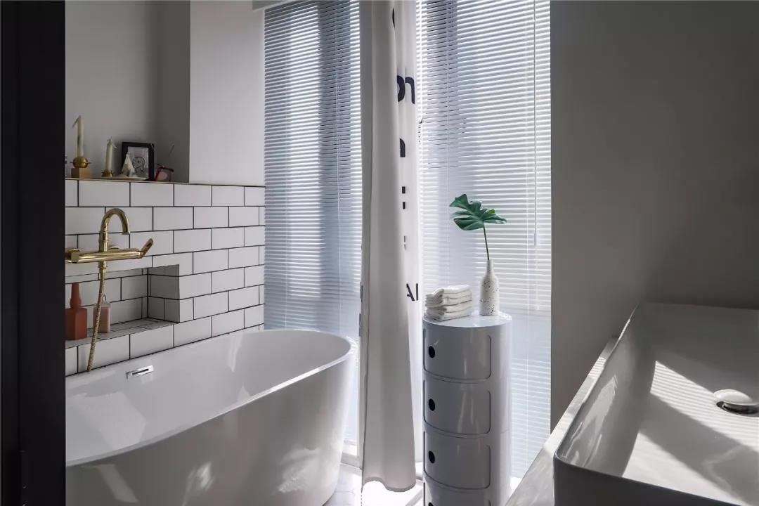 深漂夫妻安家京城，97㎡塞下三室兩衛還有超大浴缸