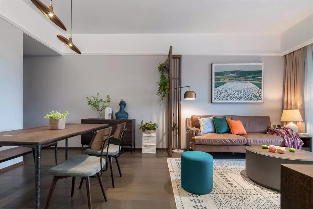 西安教師花12萬打造文藝三居，陽臺綠植＋整面墻書柜，超實用！