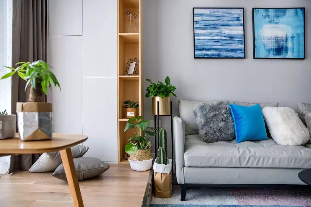 靠窗地臺(tái)打造專屬讀書(shū)區(qū)，入住后不想出門(mén)