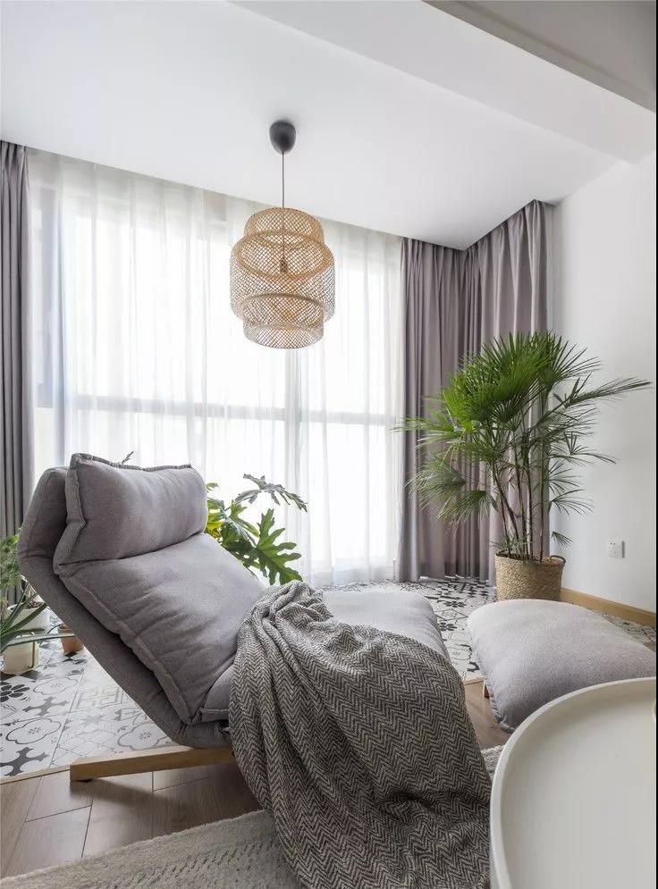 原木風+北歐綠植，魔都夫妻93㎡小二居用心規劃，越住越大