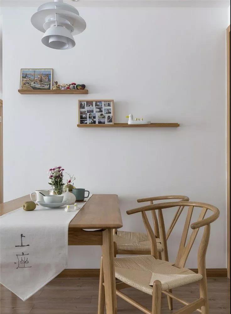 原木風+北歐綠植，魔都夫妻93㎡小二居用心規劃，越住越大