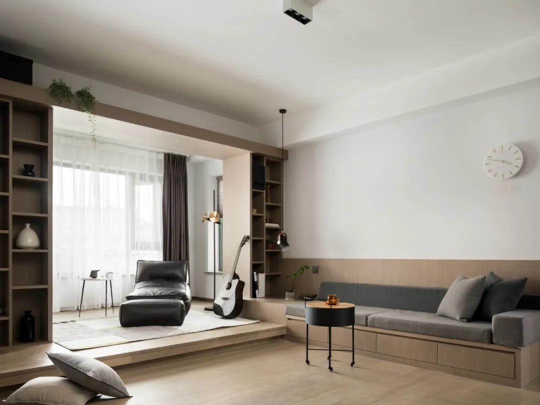 96㎡小二居，榻榻米客廳看書練琴，既寬敞又能裝