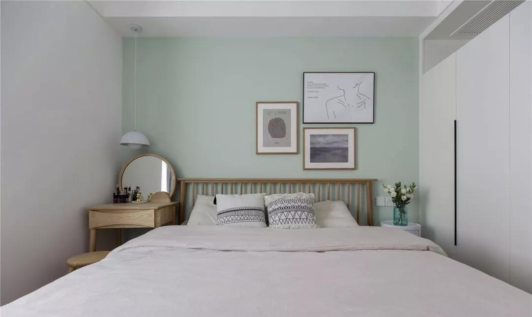 原木風+北歐綠植，魔都夫妻93㎡小二居用心規劃，越住越大