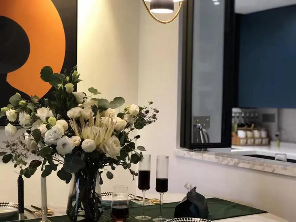 上海屋主買下89㎡，慵懶復(fù)古風(fēng)+3米長衣柜，裝出大宅范兒