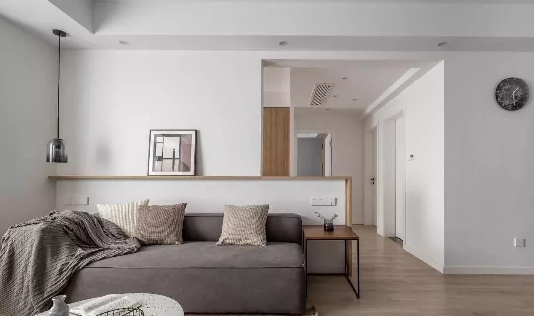 成都90㎡老房改造記丨客廳柜子橫著放，既能分區又能裝