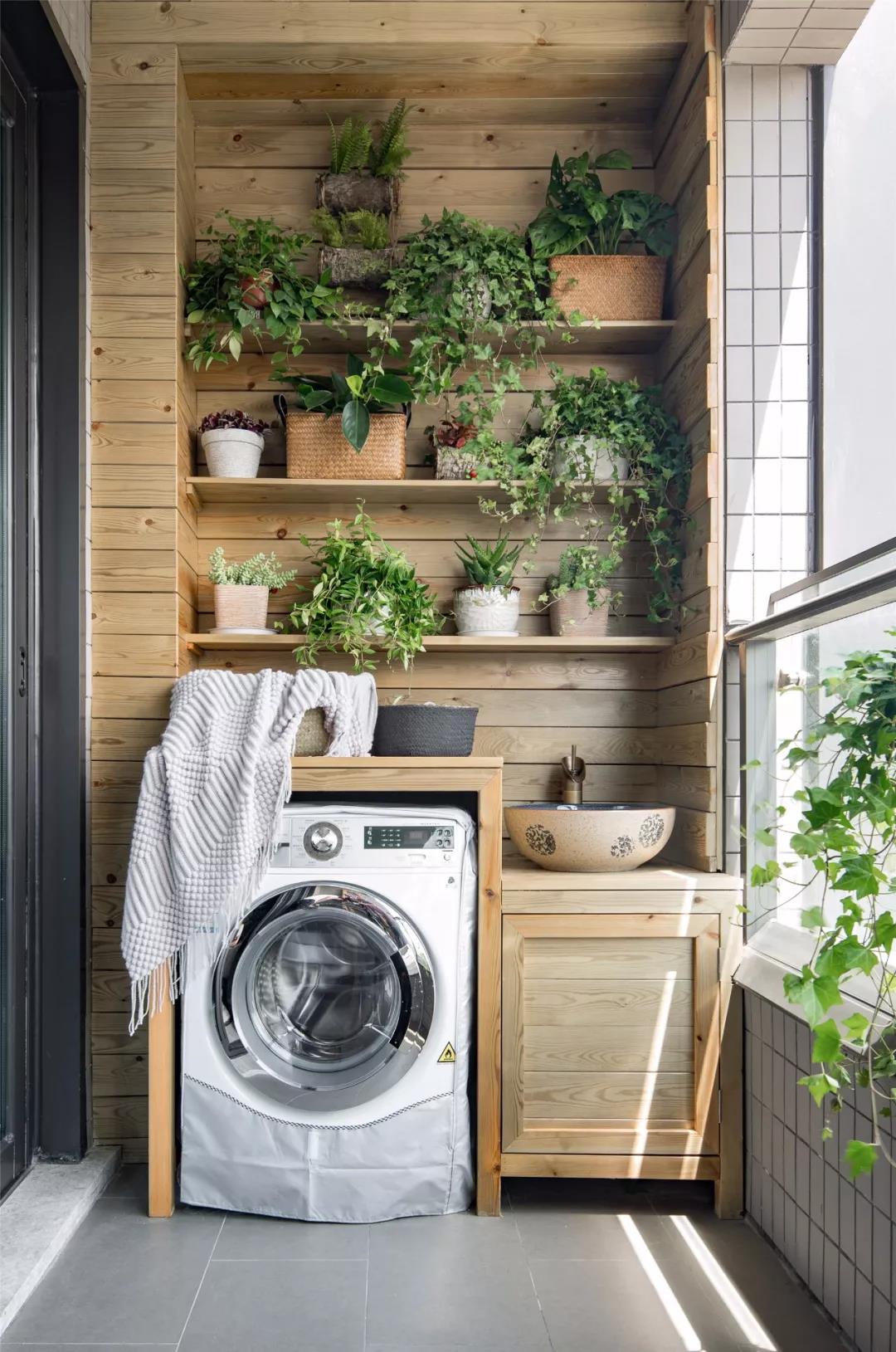 西安教師花12萬打造文藝三居，陽臺綠植＋整面墻書柜，超實用！