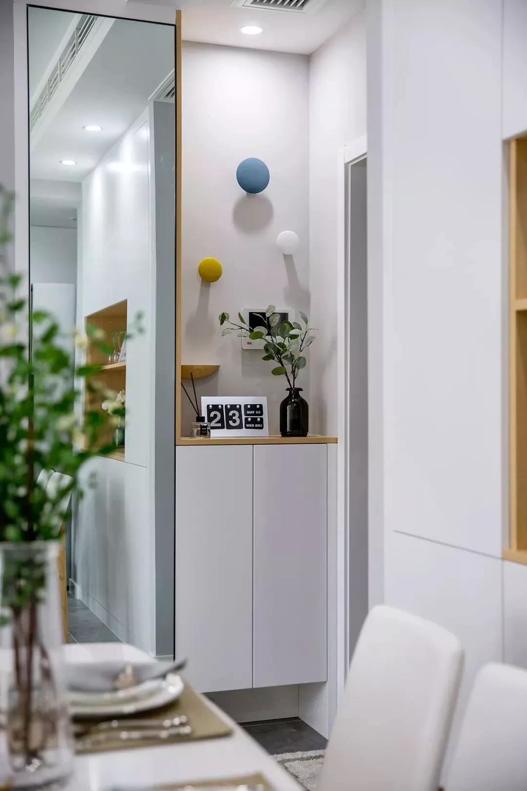 靠窗地臺(tái)打造專屬讀書(shū)區(qū)，入住后不想出門(mén)