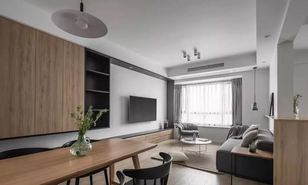 成都90㎡老房改造記丨客廳柜子橫著放，既能分區又能裝