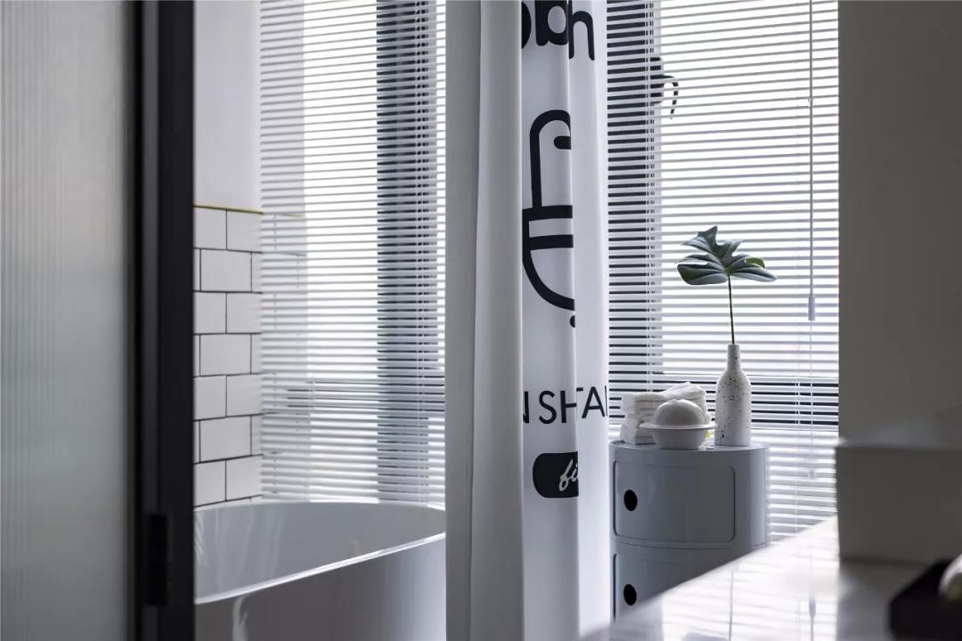 深漂夫妻安家京城，97㎡塞下三室兩衛還有超大浴缸