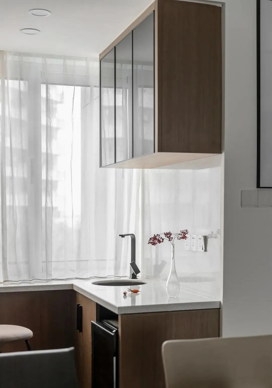 客廳去電視變墻柜+家庭影院，115㎡像住大別墅！