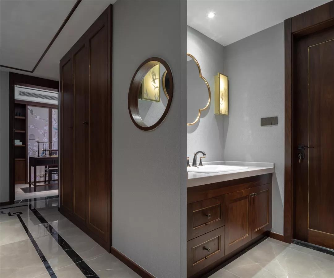 女兒送退休爸媽140㎡養(yǎng)老宅，鄰居都夸品味好