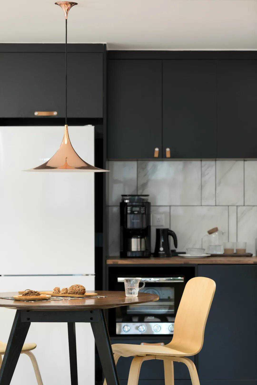 75㎡谷倉門廚房+休閑陽臺，這個家洋氣死了	