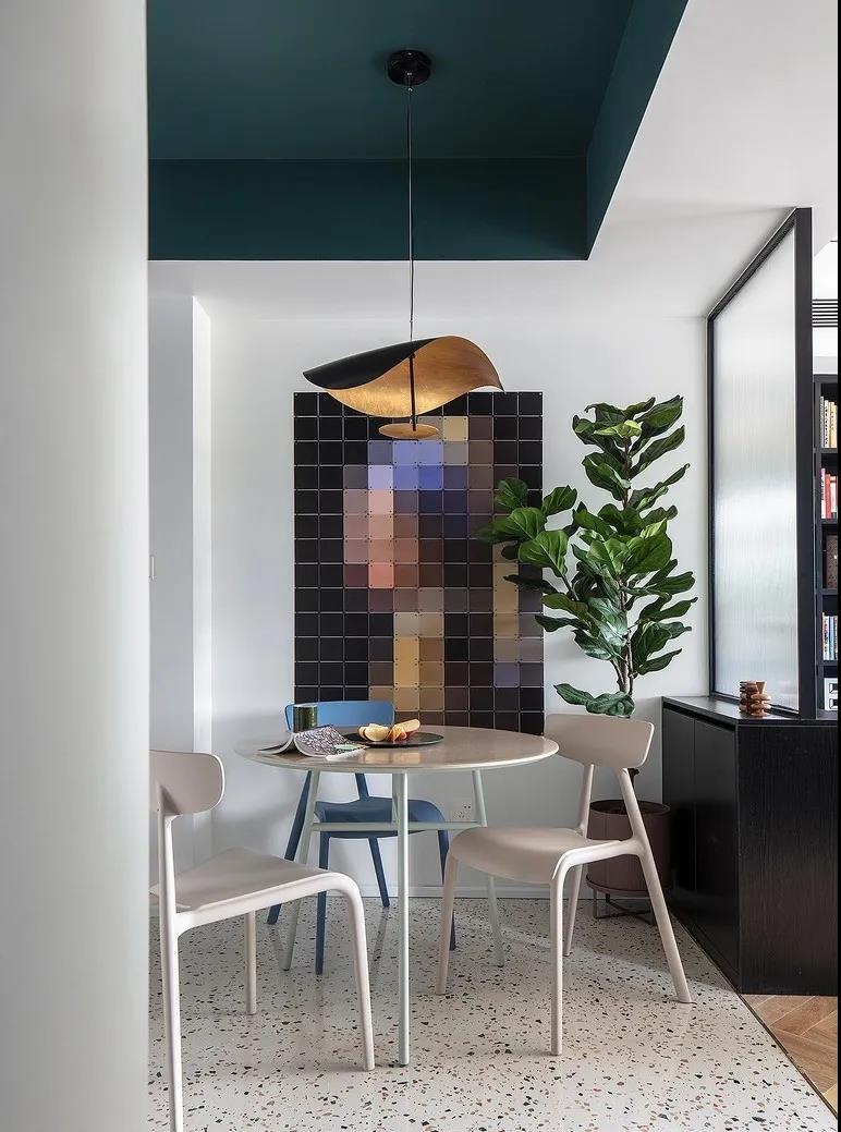 客廳去電視化，78㎡三口之家書墻+休閑吧，好看又實用