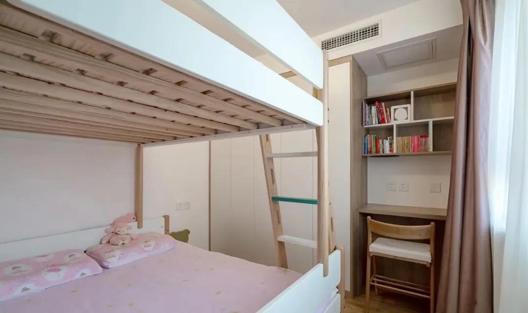 一家四口大容量日系小清新之家，把圖書(shū)館搬回家	