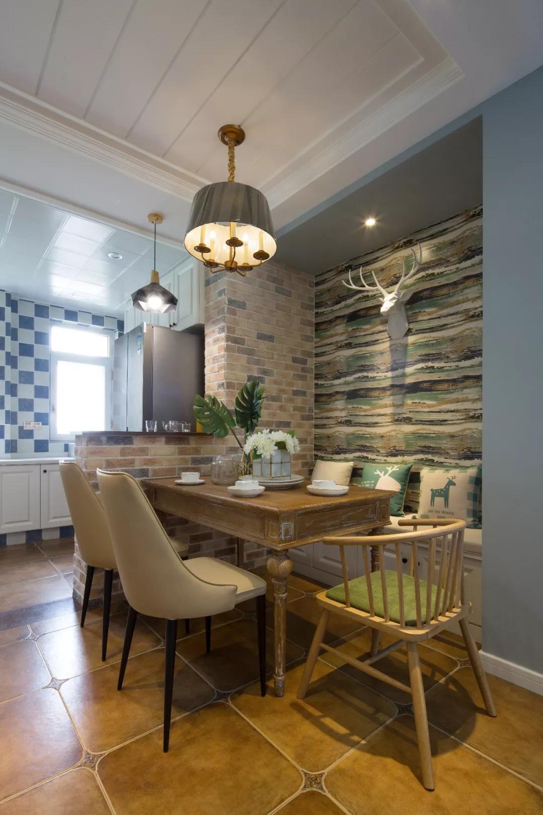 彩漆+綠植+黃銅，107㎡時(shí)尚簡(jiǎn)美風(fēng)復(fù)古又清新