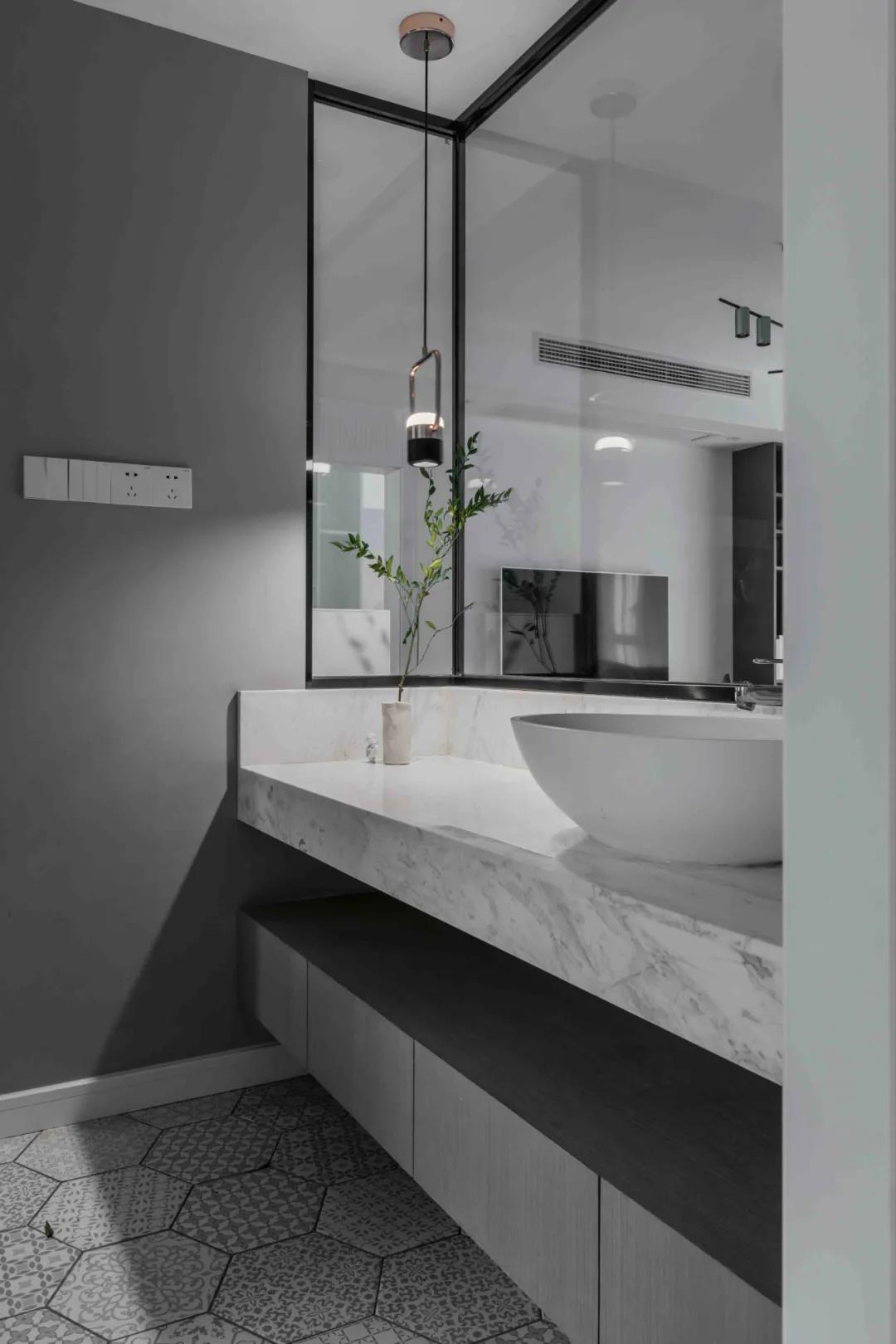 忍不住曬曬她家120㎡新房，全屋定制落地壁柜，超能裝！