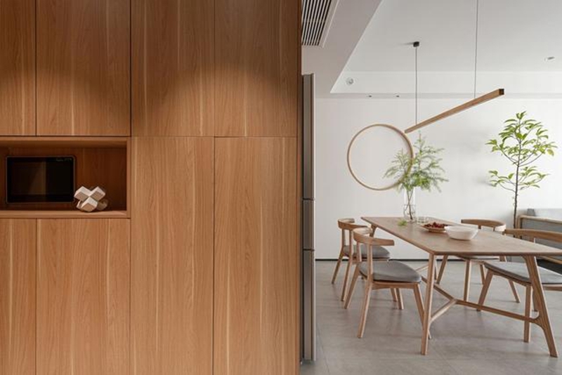 單身宅男的“世外桃源”：130㎡日式原木風，淡雅節制，詩意棲居