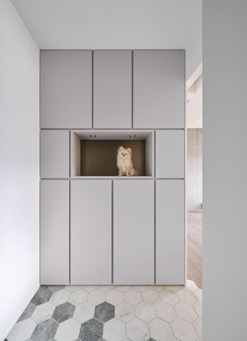 135㎡簡約現(xiàn)代風(fēng)三居室，兼具質(zhì)感、顏值與收納，這樣的設(shè)計真的愛了！