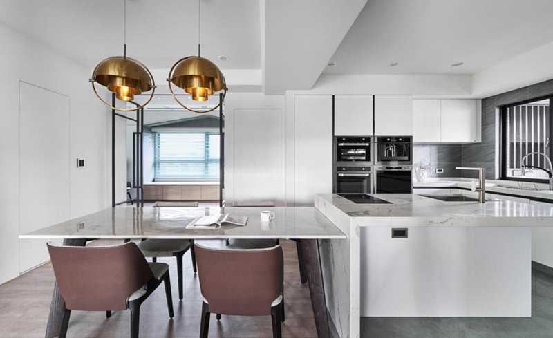 135㎡簡約現(xiàn)代風(fēng)三居室，兼具質(zhì)感、顏值與收納，這樣的設(shè)計真的愛了！